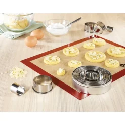 Boîte de 14 découpoirs ronds lisses en inox 2 à 11 cm Mathon