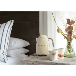 Bouilloire crème 1,7 L 2400 W KLF03CREU Smeg