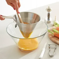 Chinois de cuisine en inox 18cm Mathon