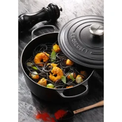 Cocotte fonte rond 24 cm noir Le Creuset