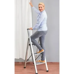 Escabeau pliable 3 marches anti-dérapantes Wenko by Maximex