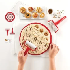 Kit 19 petits fours avec découpoirs et roulettes Lékué