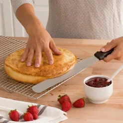 Lot de 5 moules à gâteau empilables en acier antiadhérent et d’un couteau à génoise spatule à glaçage Mathon