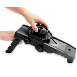 Lot mandoline V 5 lames et gant contre les coupures Mathon