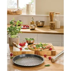 Lot 2 moules à pizza perforé en acier antiadhérent 29,5 cm Mathon