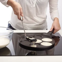Lot poêle 7 blinis et entonnoir à piston Mathon