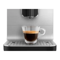 Machine à café avec broyeur intégré 7L 1350W BCC11BLMEU Smeg