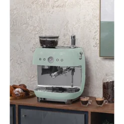Machine à café expresso 2,4 L 1650W EGF03PGEU Smeg