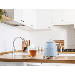Mini bouilloire 0,8 L 1400 W KLF05PBEU bleu azur Smeg