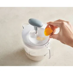 Mixeur manuel pour pâte à crêpe et omelettes Betty Bossi