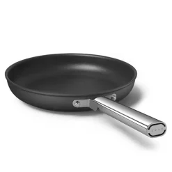 Poêle aluminium antiadhésive 28 cm noir mat Smeg