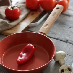 Poêle Ector induction aluminium revêtu manche en bois 20 cm rouge Ogo