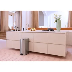 Poubelle rectangulaire à pédale Bo grise 30 L Brabantia