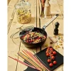 Sauteuse 28 cm bombée choc B bois De Buyer