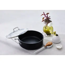Sauteuse rondeau anti-adhérente Les Forgées 28 cm et couvercle en verre Le Creuset