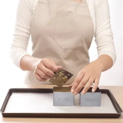 Set de 2 emporte pièces carrés en inox avec poussoir Mathon