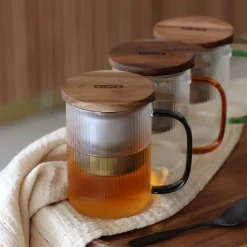 Tisanière mug Karl en verre borosilicate anse ambrée 475 ml Ogo